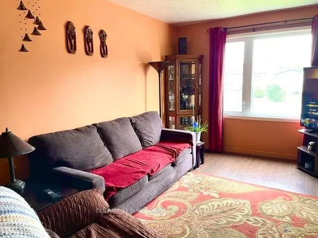 Photo 3 of 258 Algonquin Ave S, Thunder Bay, Forest Park — HOMEH