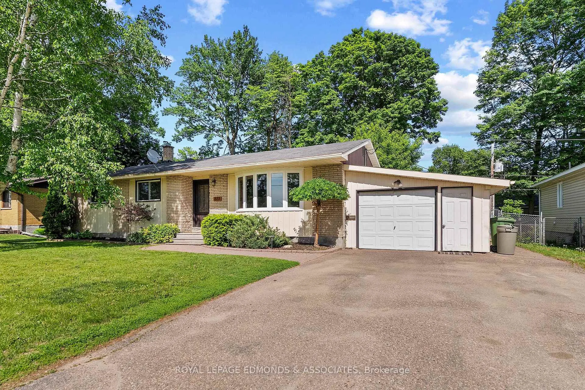 Photo 2 of 617 Cecelia Street, Pembroke — HOMEH
