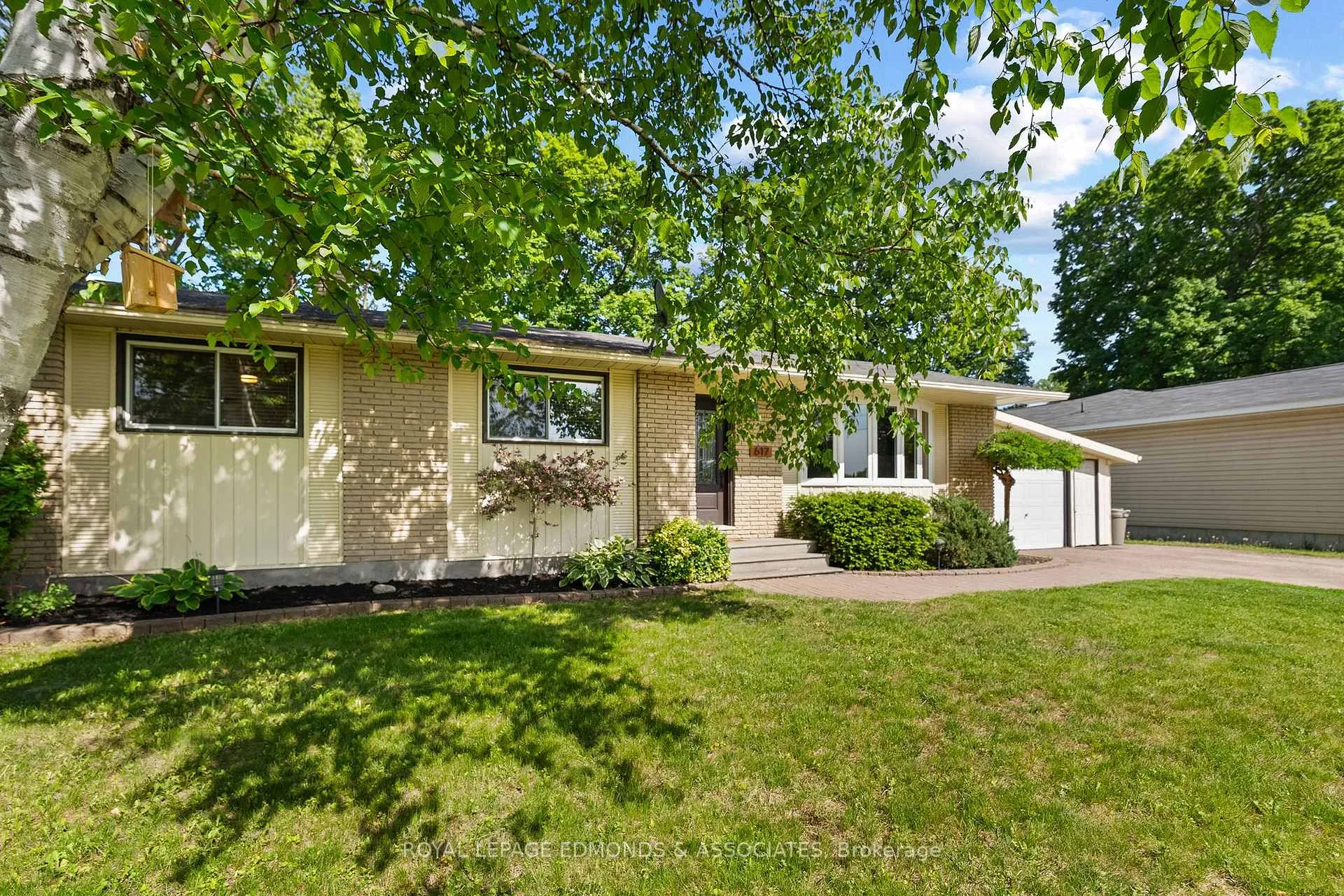 Photo 3 of 617 Cecelia Street, Pembroke — HOMEH