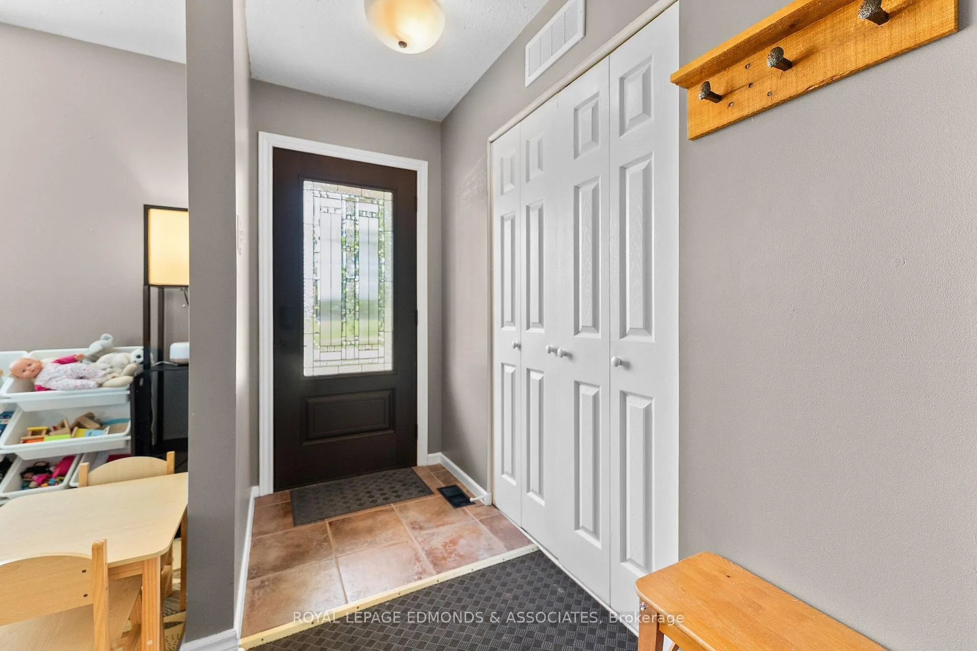 Photo 7 of 617 Cecelia Street, Pembroke — HOMEH