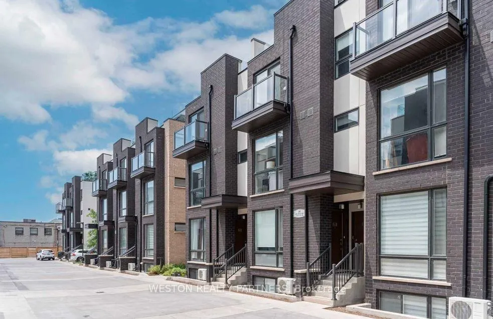 Front of Unit 76, 30 Fieldway Road