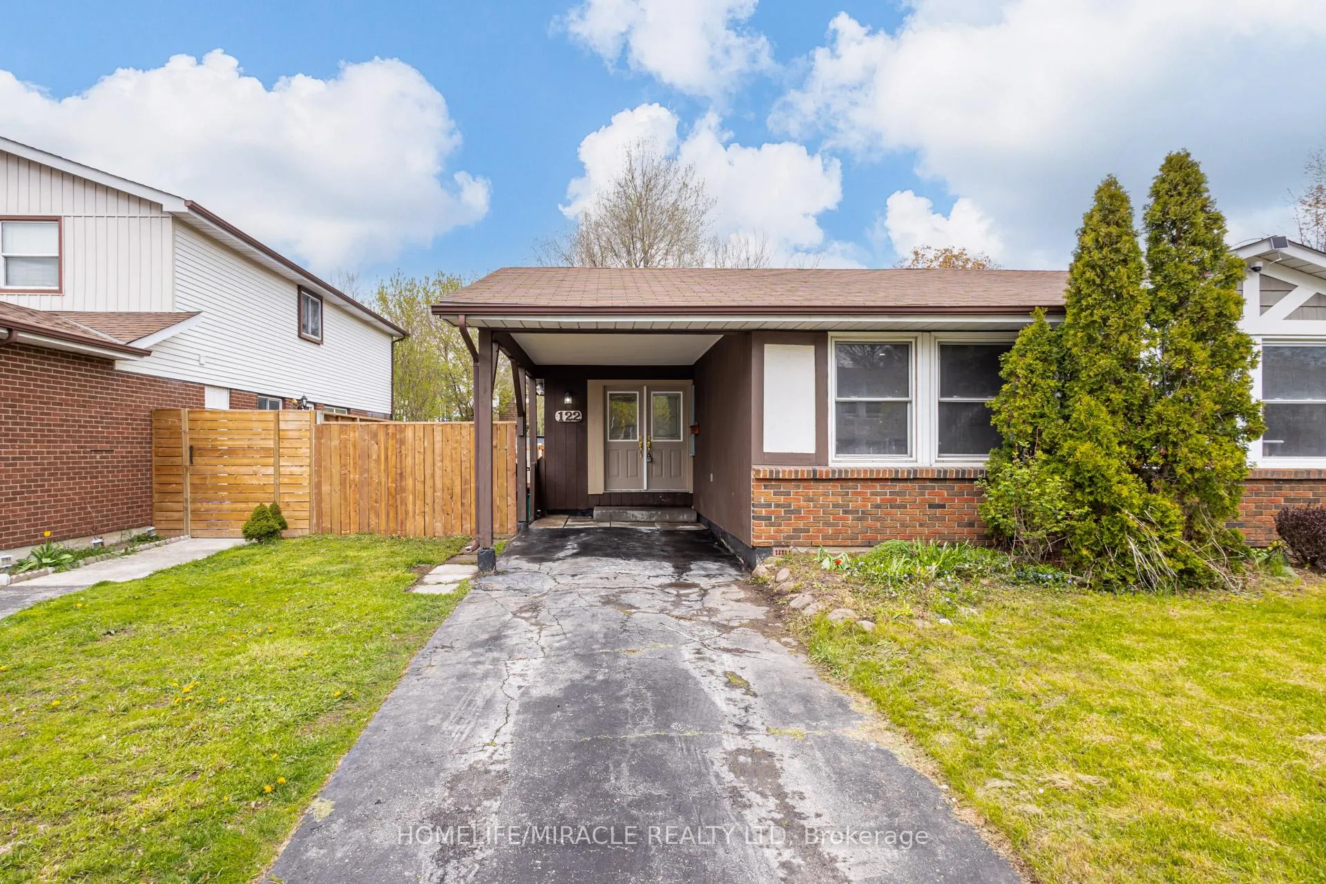 Photo 2 of 122 Ormond Drive, Oshawa, Samac — HOMEH