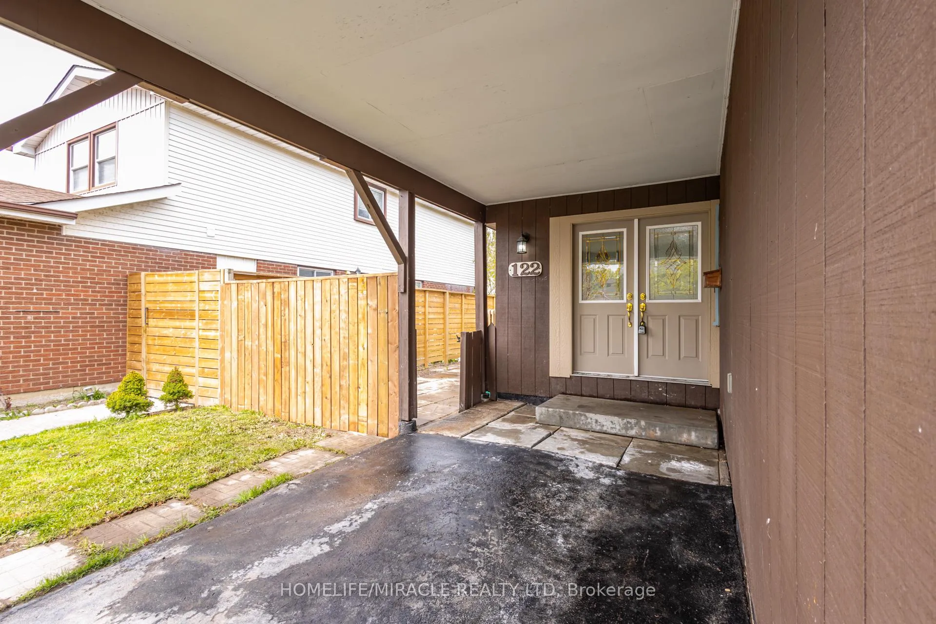 Photo 4 of 122 Ormond Drive, Oshawa, Samac — HOMEH
