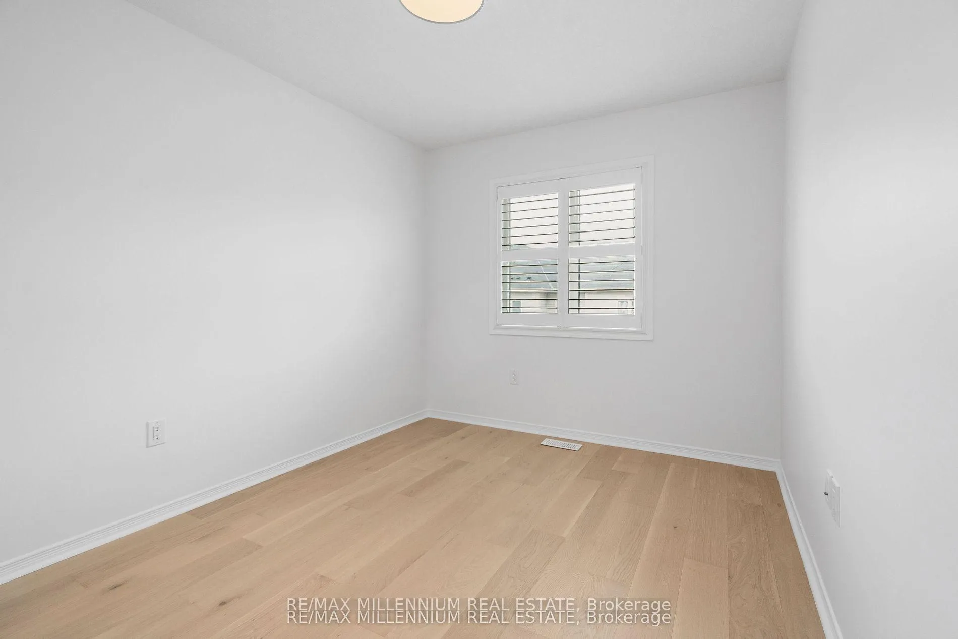 Photo 13 of 29 Cole Crescent, Brantford — HOMEH