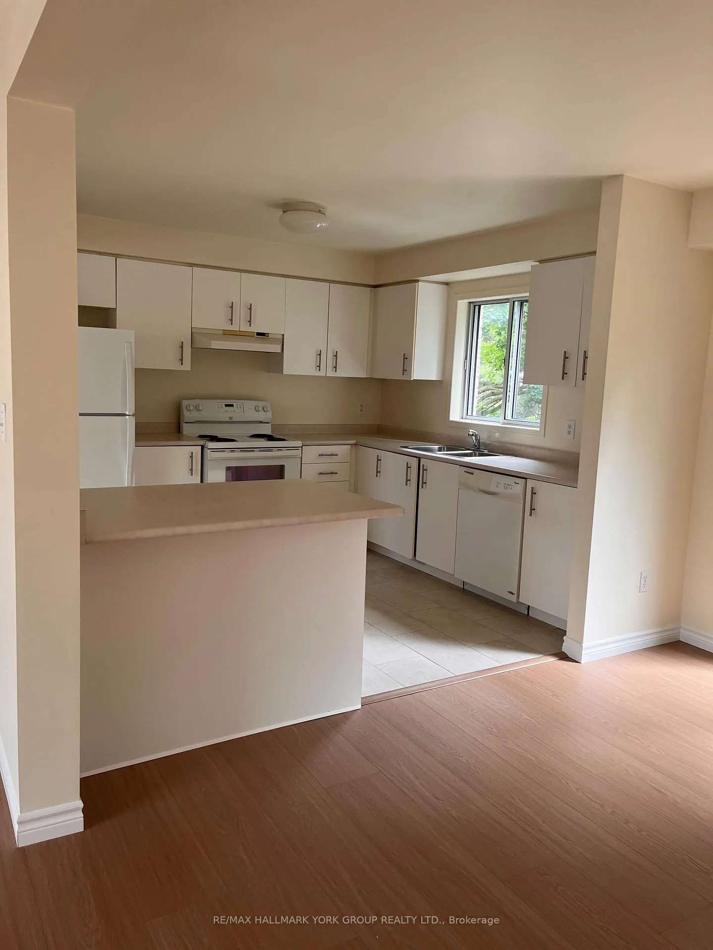 Photo 3 of Unit 47, 490 Veterans Drive, Barrie, Holly — HOMEH