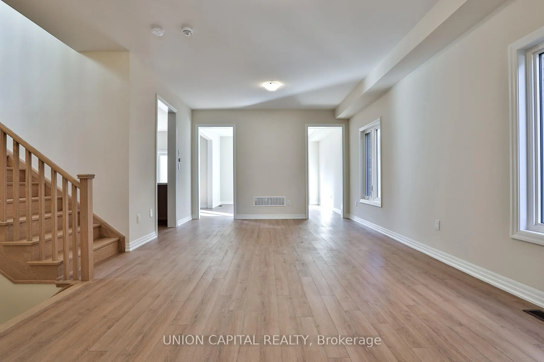 Photo 9 of 47 Donald Ingram Crescent, Georgina, Keswick North — HOMEH