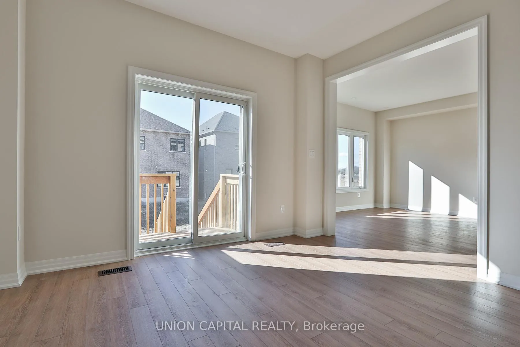 Photo 14 of 47 Donald Ingram Crescent, Georgina, Keswick North — HOMEH
