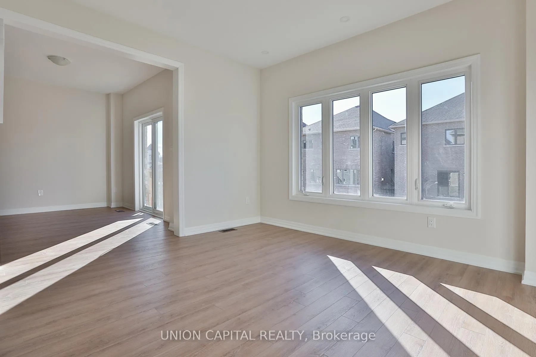 Photo 15 of 47 Donald Ingram Crescent, Georgina, Keswick North — HOMEH
