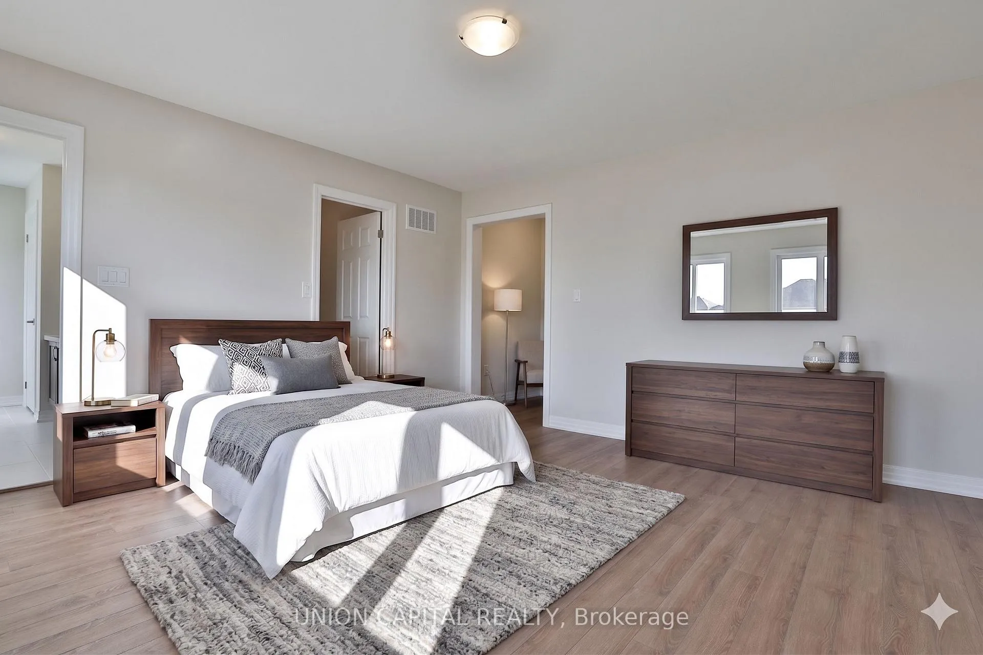 Photo 18 of 47 Donald Ingram Crescent, Georgina, Keswick North — HOMEH