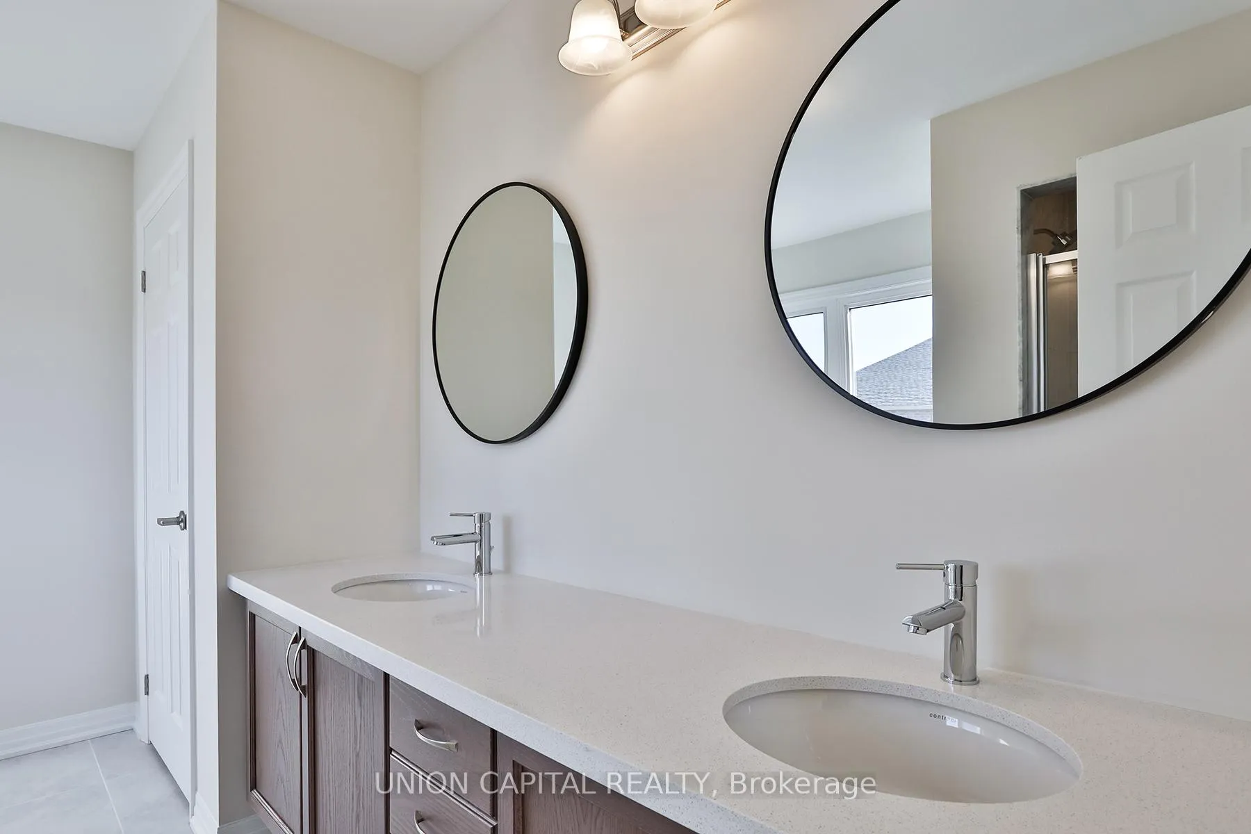 Photo 20 of 47 Donald Ingram Crescent, Georgina, Keswick North — HOMEH