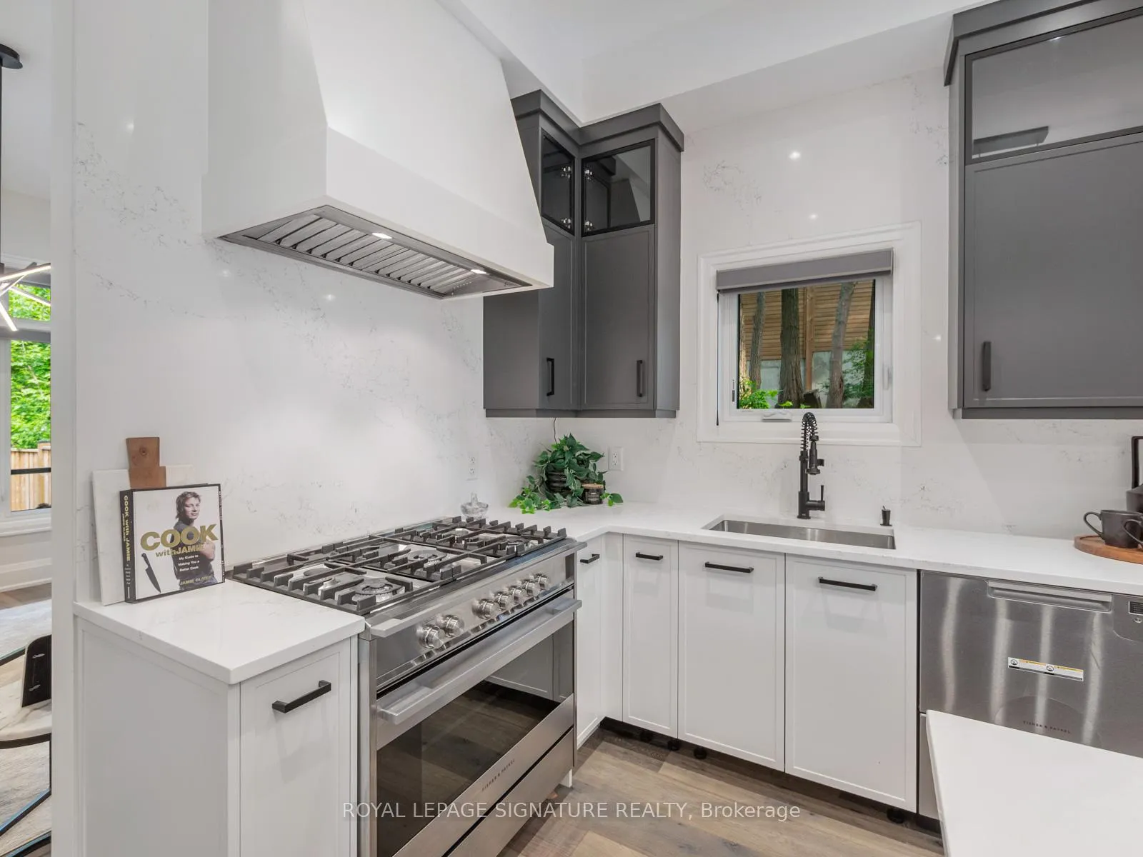 Photo 8 of 219 Wheeler Avenue, Toronto, The Beaches — HOMEH