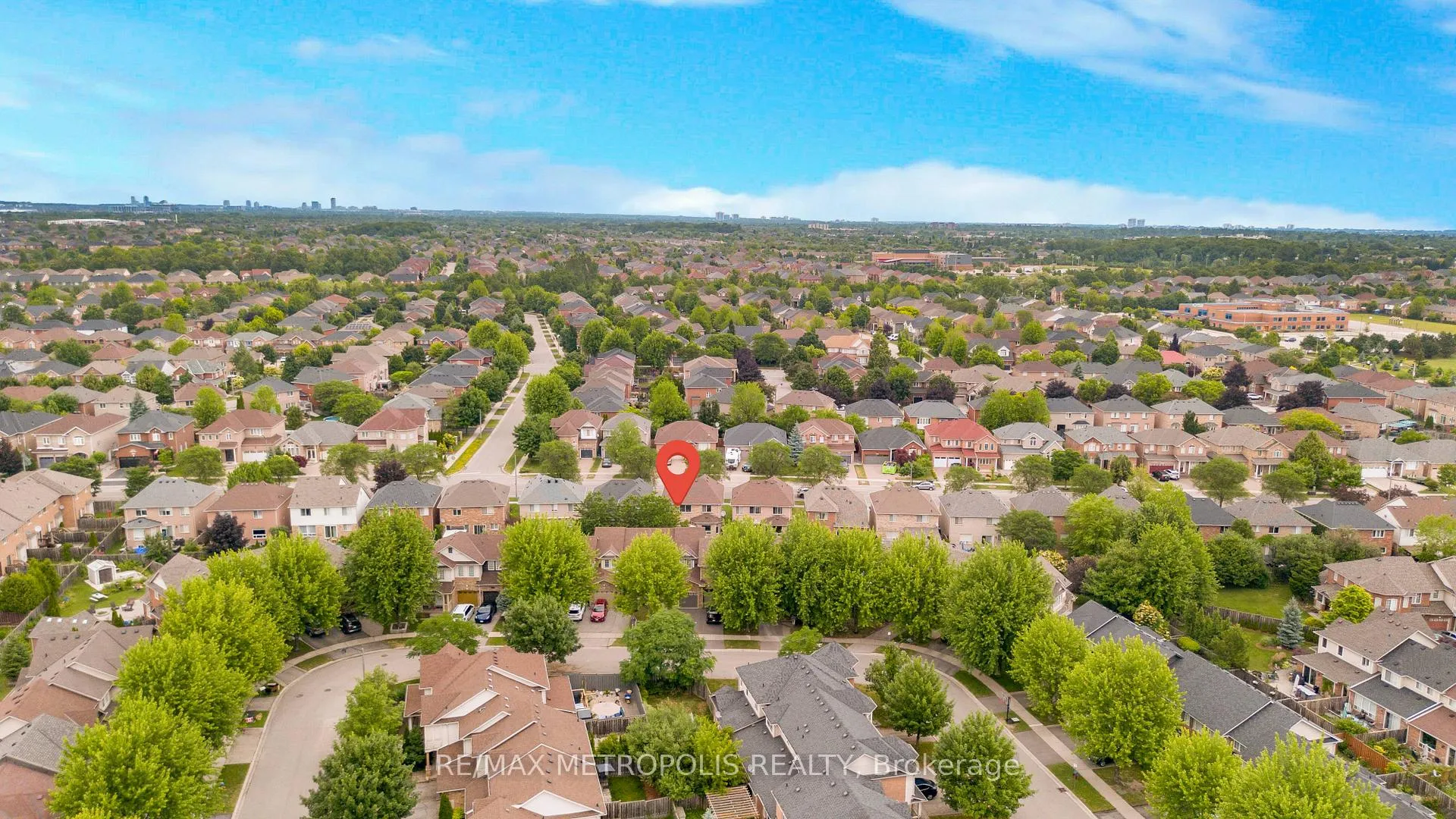 Photo 2 of 2420 Baintree Crescent, Oakville, Westmount — HOMEH