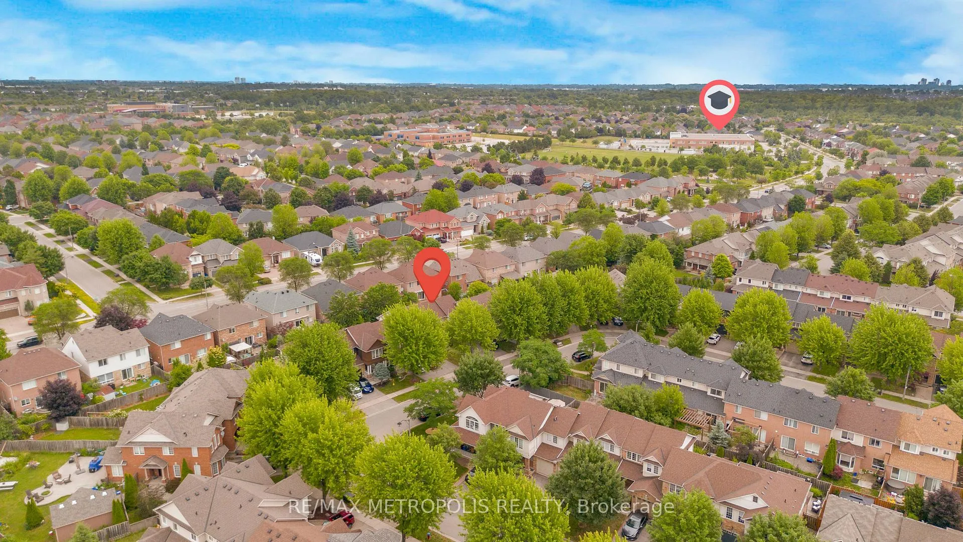 Photo 4 of 2420 Baintree Crescent, Oakville, Westmount — HOMEH