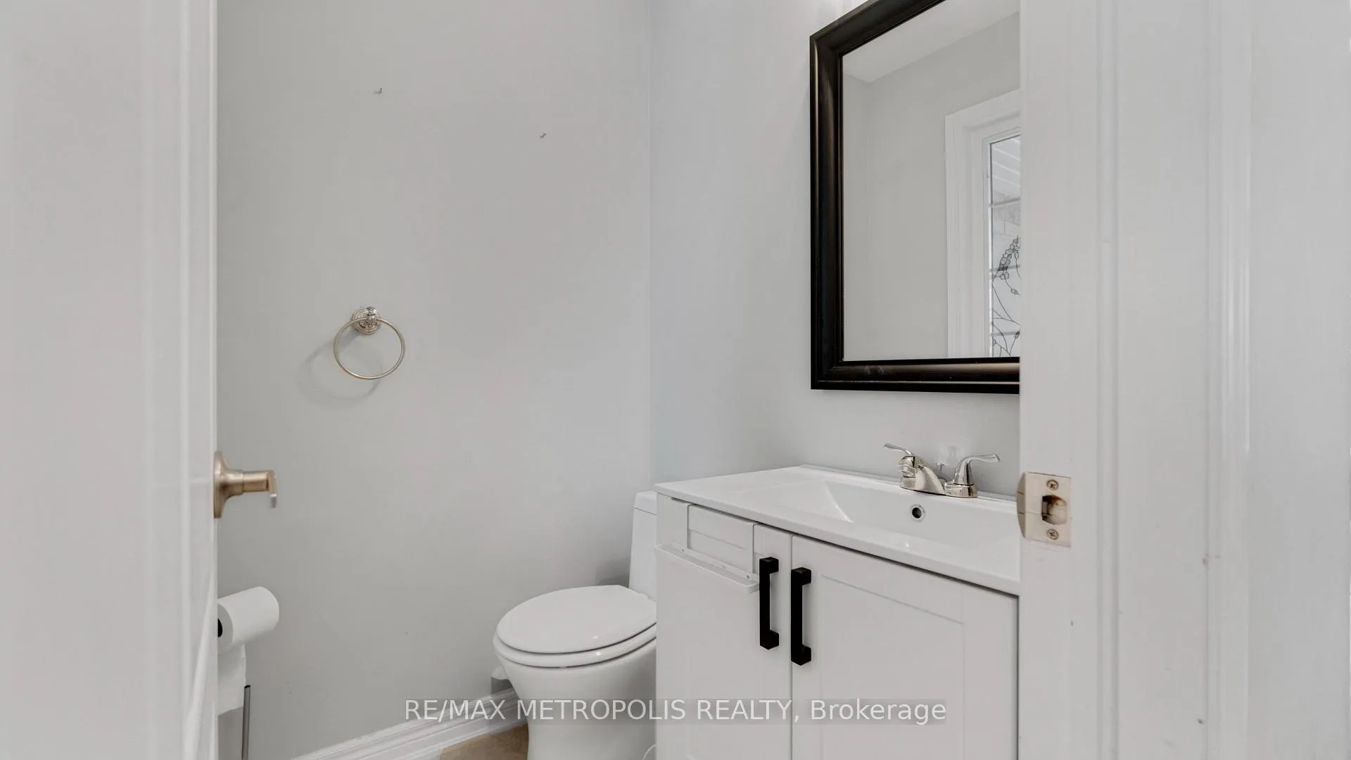 Photo 23 of 2420 Baintree Crescent, Oakville, Westmount — HOMEH