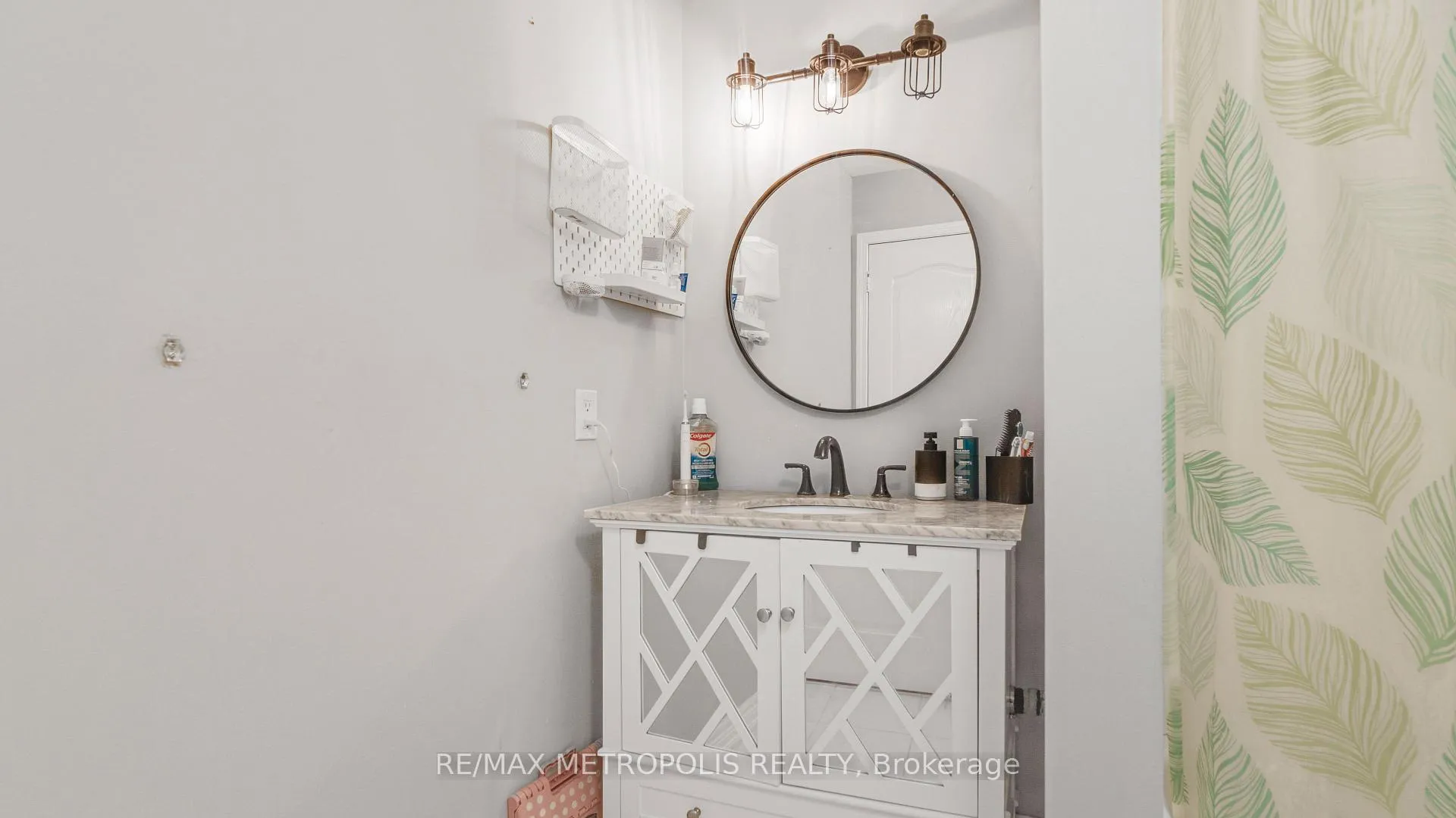 Photo 32 of 2420 Baintree Crescent, Oakville, Westmount — HOMEH