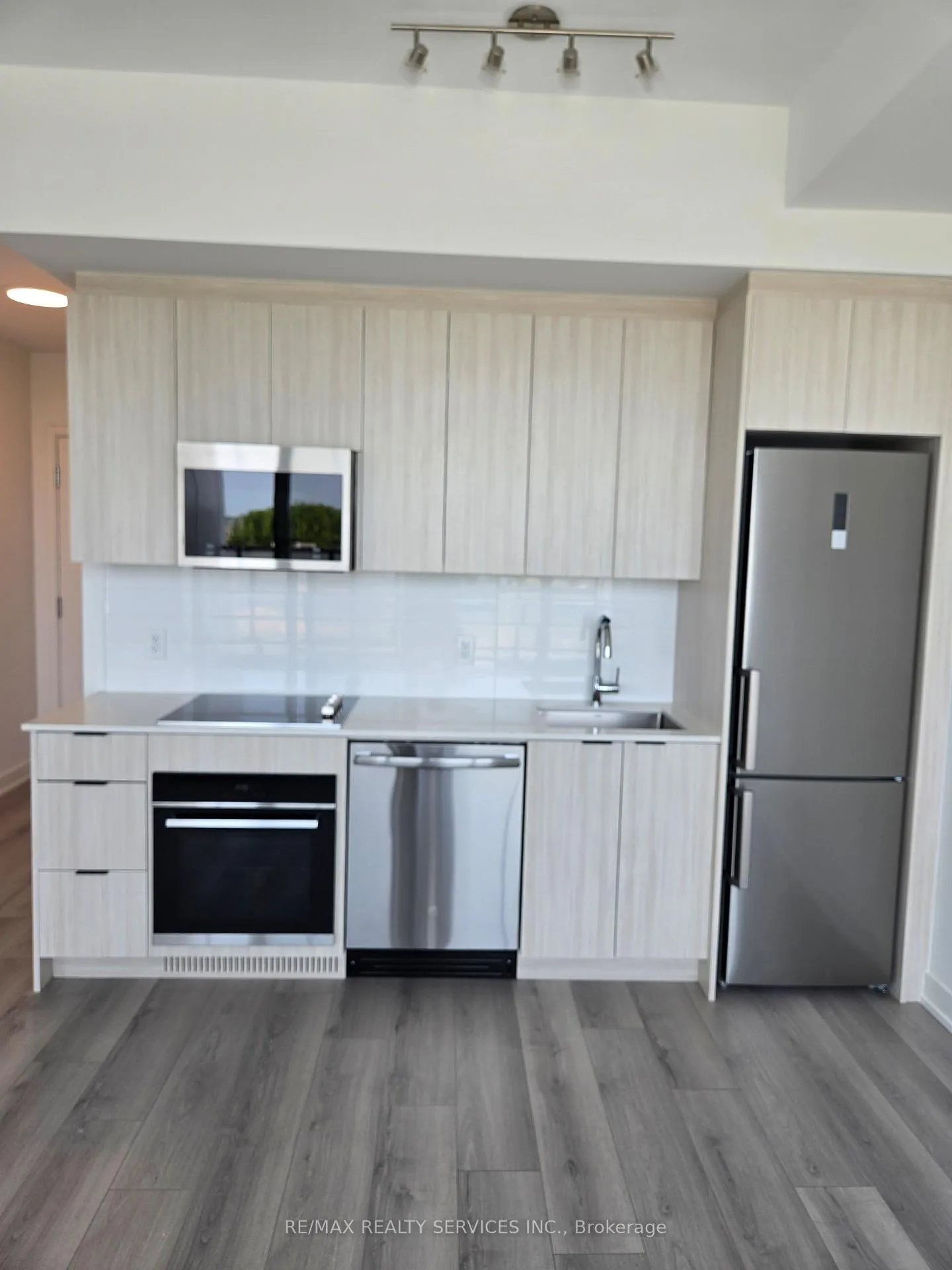Photo 1 of Unit 217, 20 Deans Drive, Scarborough, Clairlea-Birchmount — HOMEH
