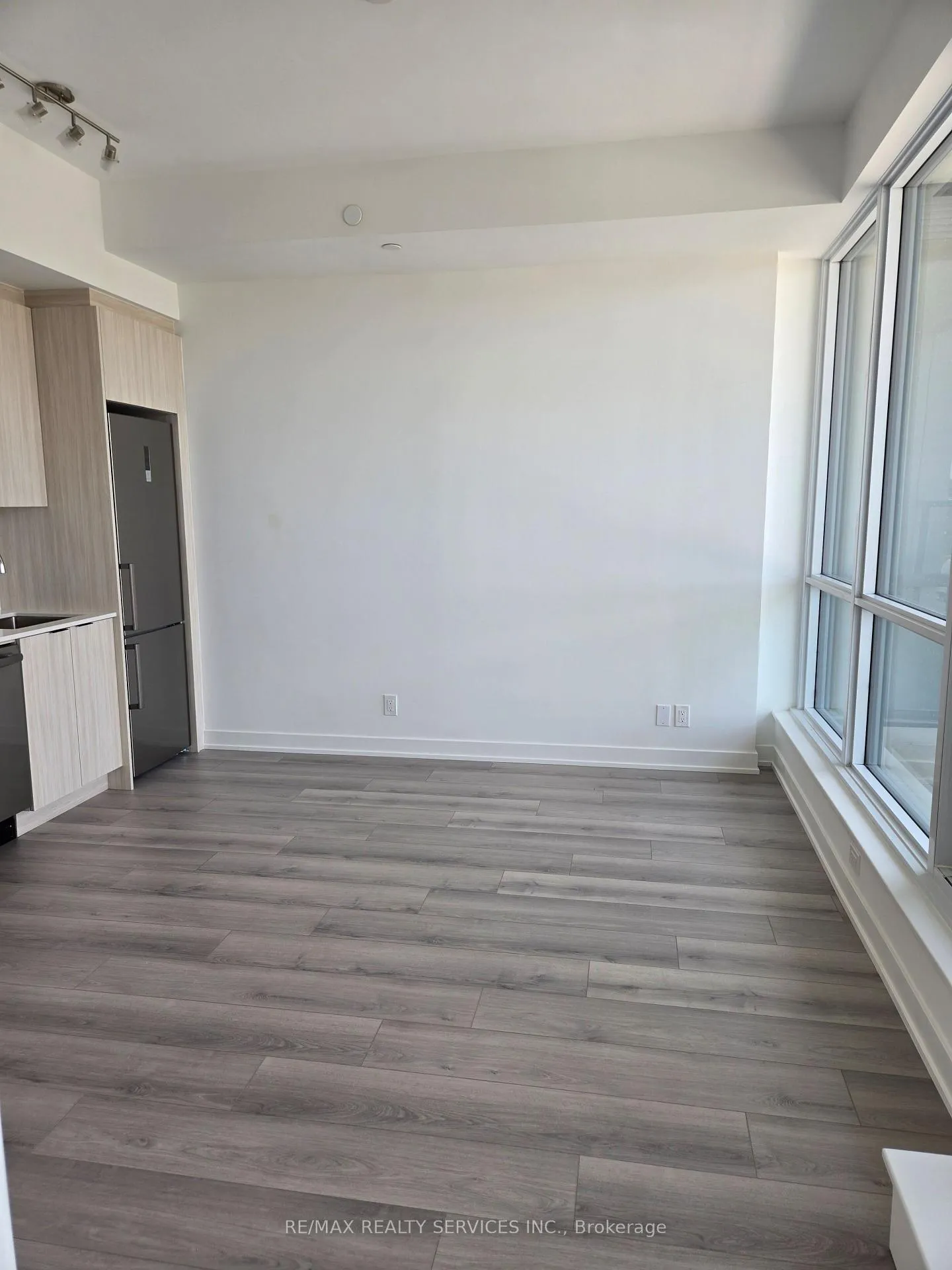 Photo 7 of Unit 217, 20 Deans Drive, Scarborough, Clairlea-Birchmount — HOMEH