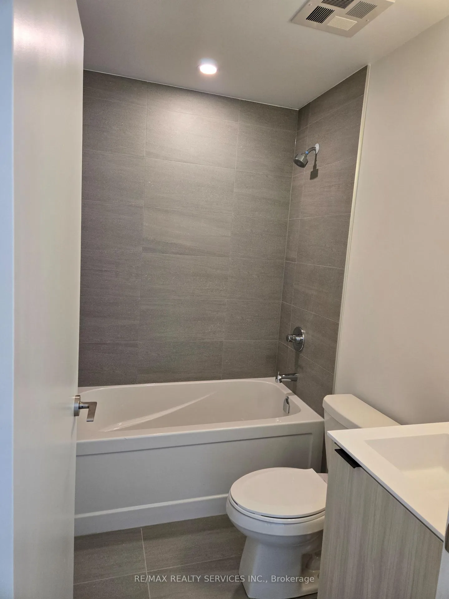 Photo 13 of Unit 217, 20 Deans Drive, Scarborough, Clairlea-Birchmount — HOMEH