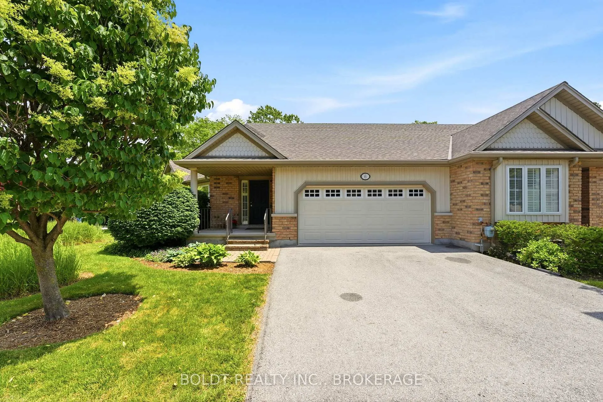 Photo 1 of Unit 6, 605 Welland Avenue, St. Catharines, Carlton/Bunting — HOMEH