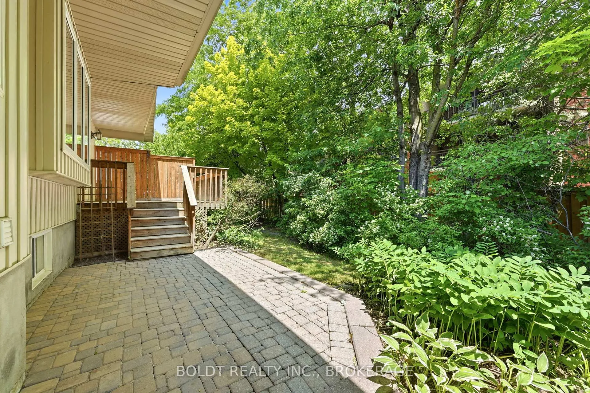 Photo 6 of Unit 6, 605 Welland Avenue, St. Catharines, Carlton/Bunting — HOMEH