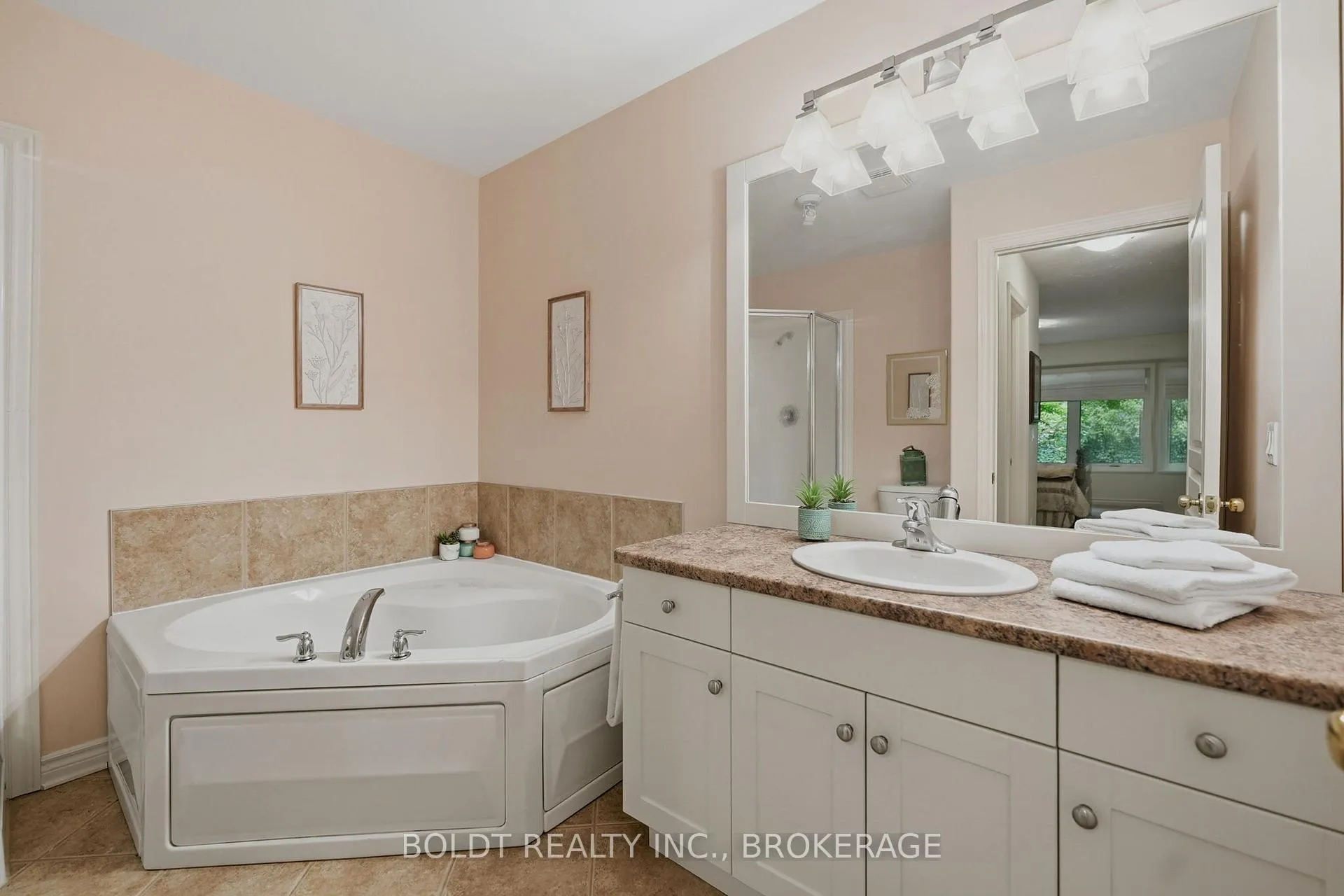 Photo 26 of Unit 6, 605 Welland Avenue, St. Catharines, Carlton/Bunting — HOMEH