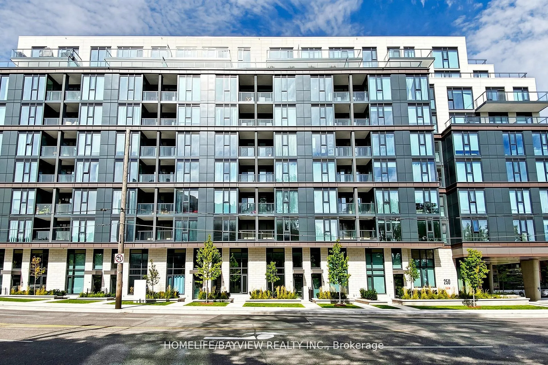 Front of Unit 902, 250 Lawrence Avenue