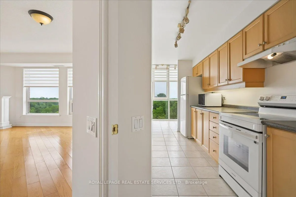 Photo 7 of Unit 602, 60 Old Mill Road, Oakville, Old Oakville — HOMEH