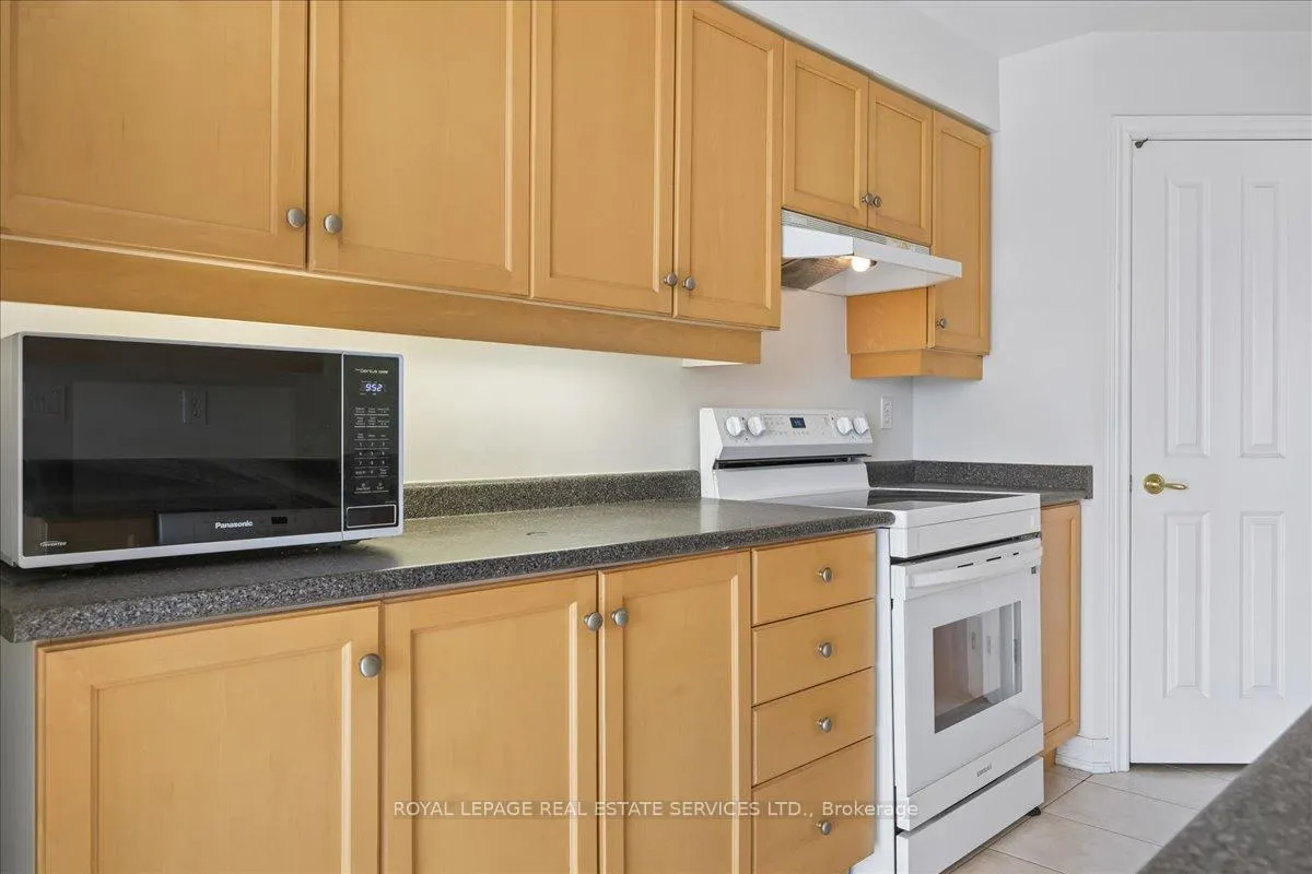 Photo 10 of Unit 602, 60 Old Mill Road, Oakville, Old Oakville — HOMEH