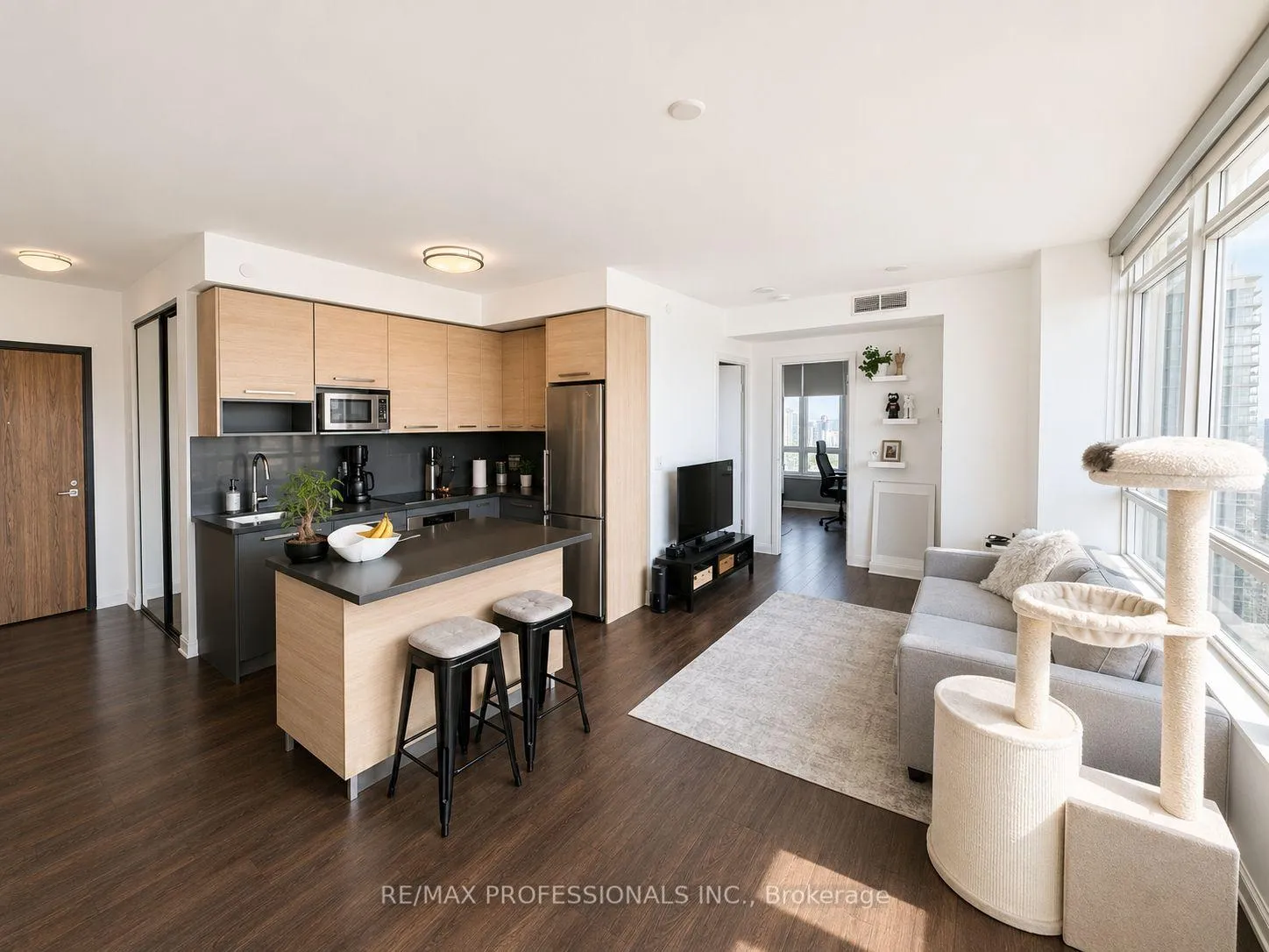 Photo 2 of Unit 3510, 36 Park Lawn Road, Etobicoke, Mimico — HOMEH