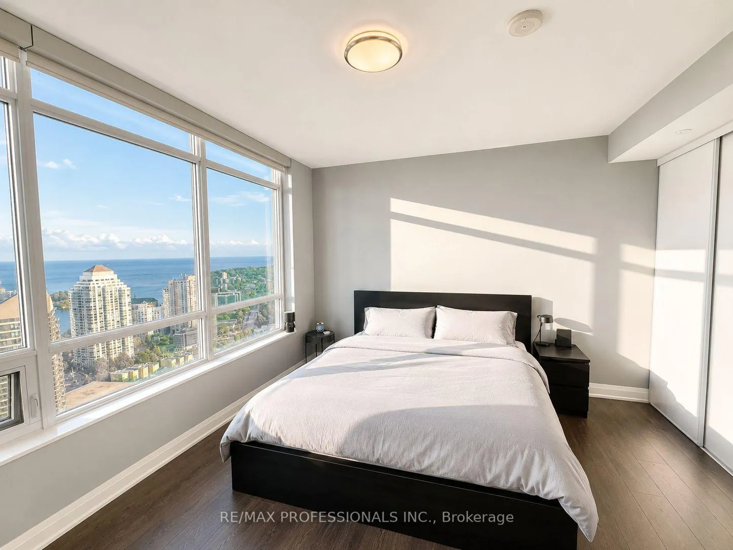 Photo 6 of Unit 3510, 36 Park Lawn Road, Etobicoke, Mimico — HOMEH