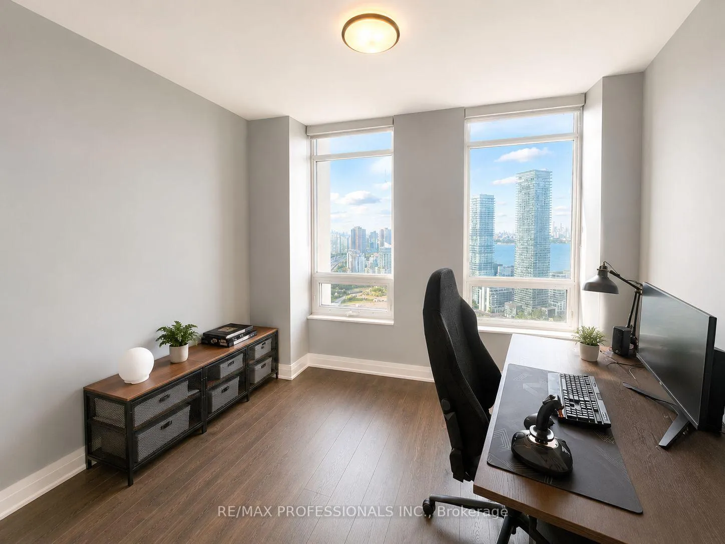Photo 8 of Unit 3510, 36 Park Lawn Road, Etobicoke, Mimico — HOMEH