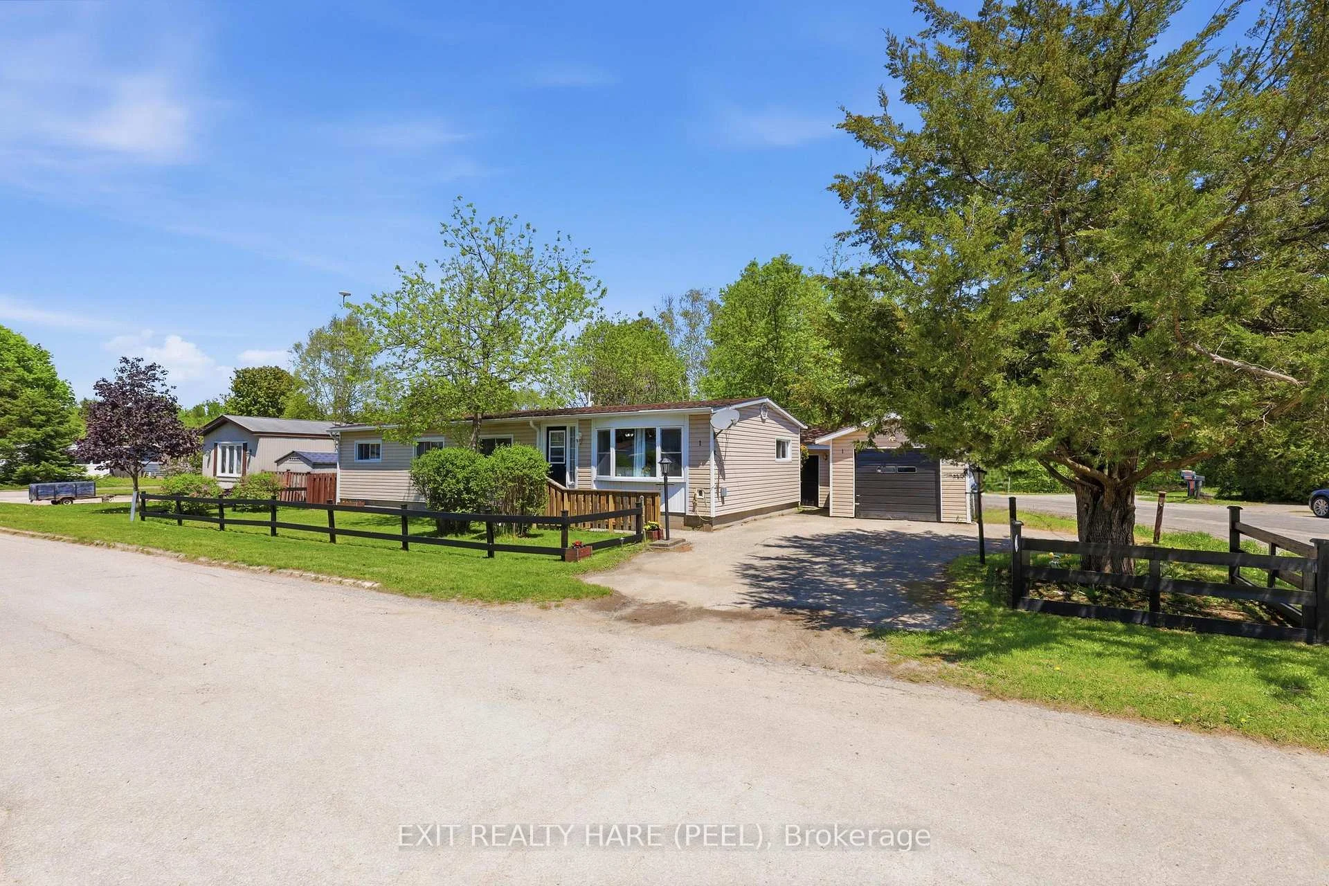 Photo 6 of 1 Centre Park Street, Essa, Rural Essa — HOMEH