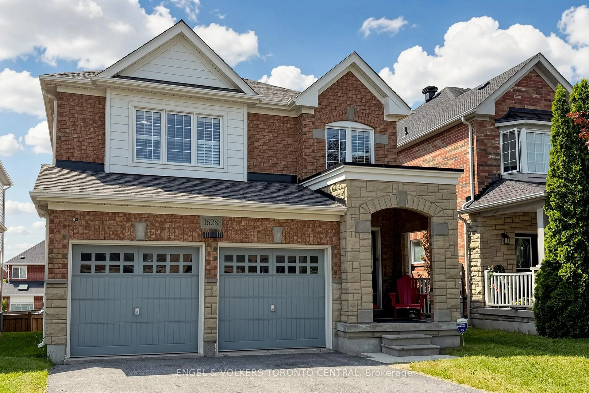 Photo 3 of 1628 Pennel Drive, Oshawa, Taunton — HOMEH