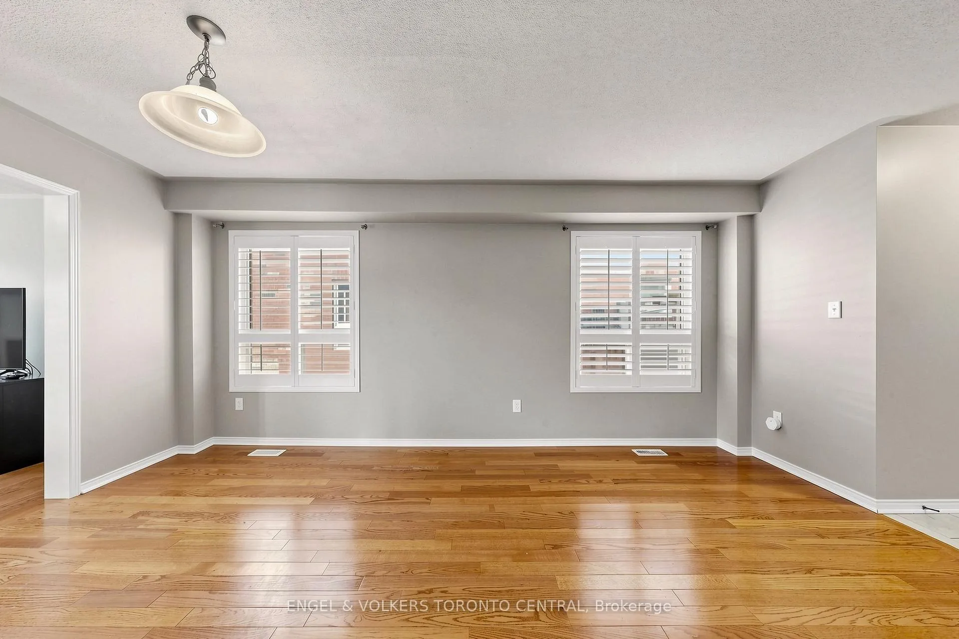 Photo 5 of 1628 Pennel Drive, Oshawa, Taunton — HOMEH