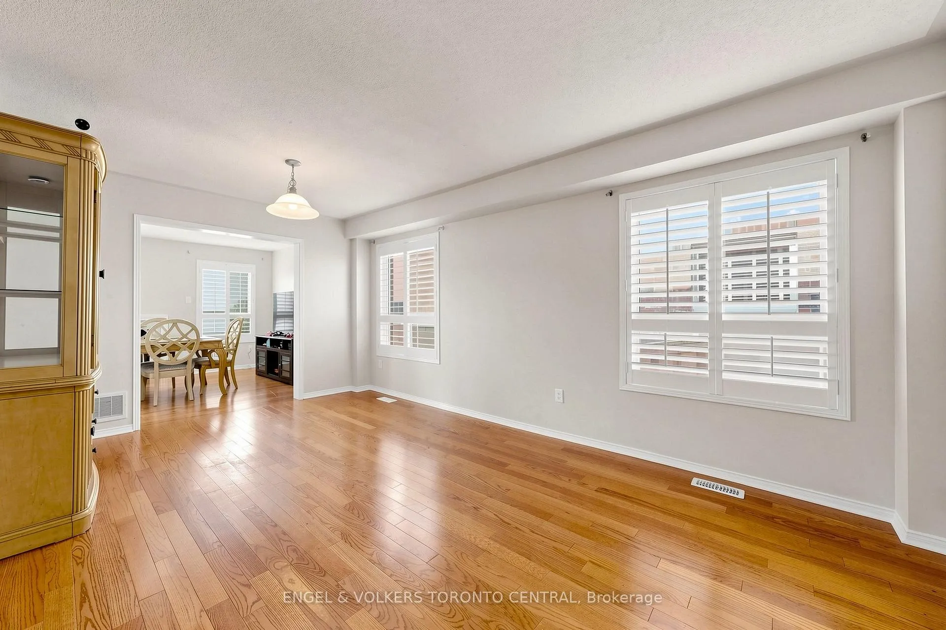 Photo 6 of 1628 Pennel Drive, Oshawa, Taunton — HOMEH