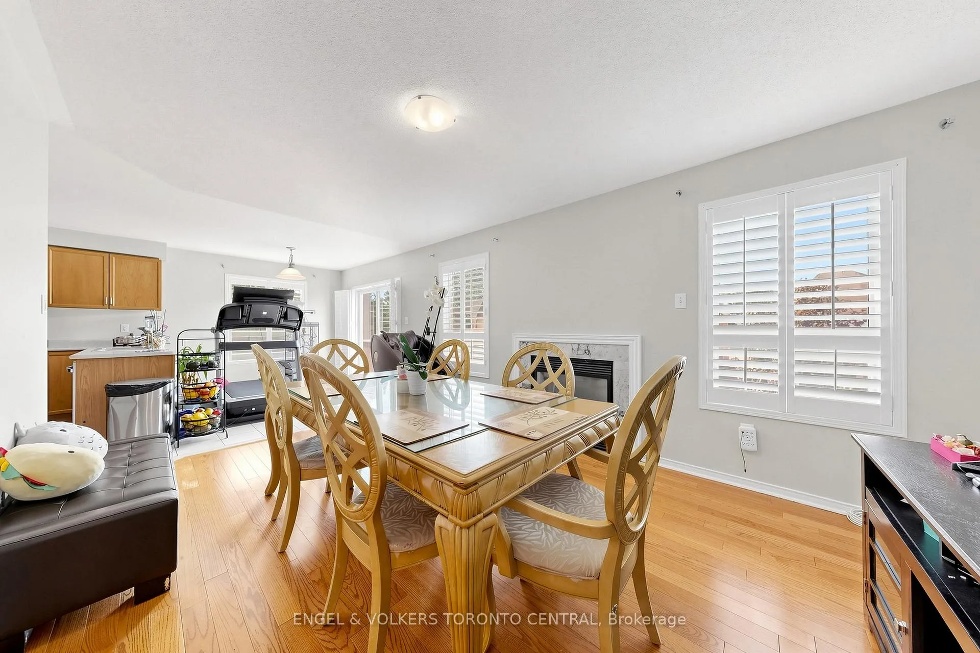 Photo 9 of 1628 Pennel Drive, Oshawa, Taunton — HOMEH