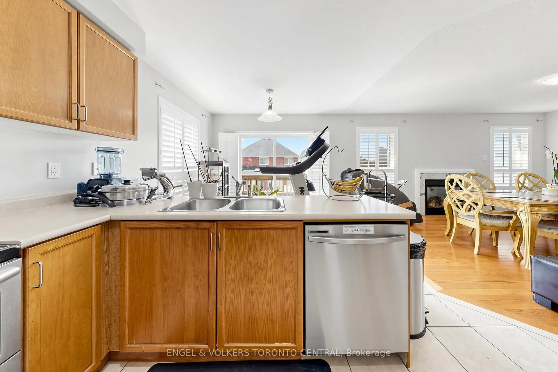 Photo 18 of 1628 Pennel Drive, Oshawa, Taunton — HOMEH