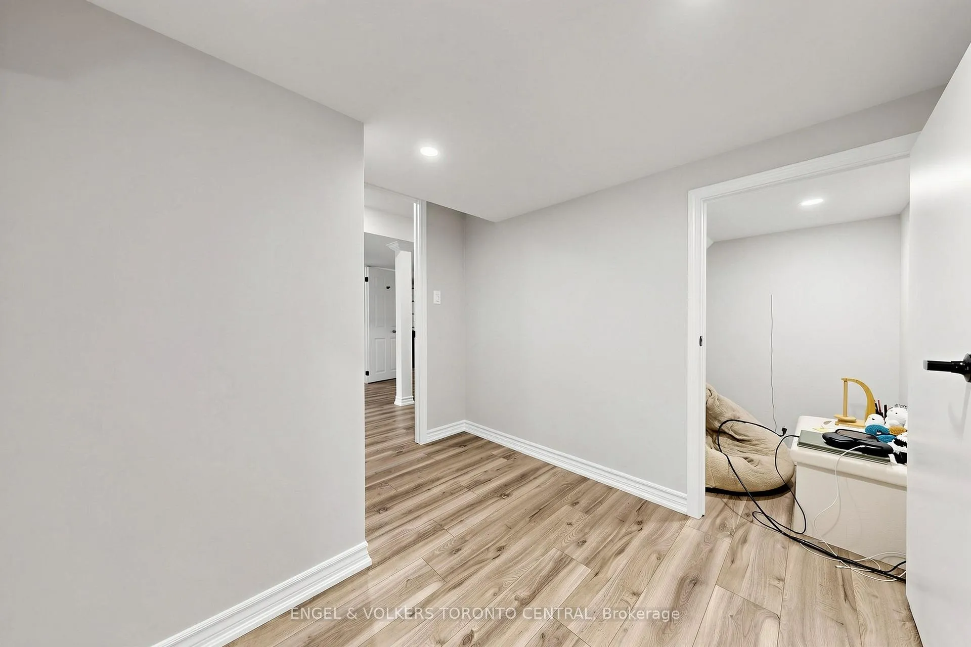 Photo 32 of 1628 Pennel Drive, Oshawa, Taunton — HOMEH