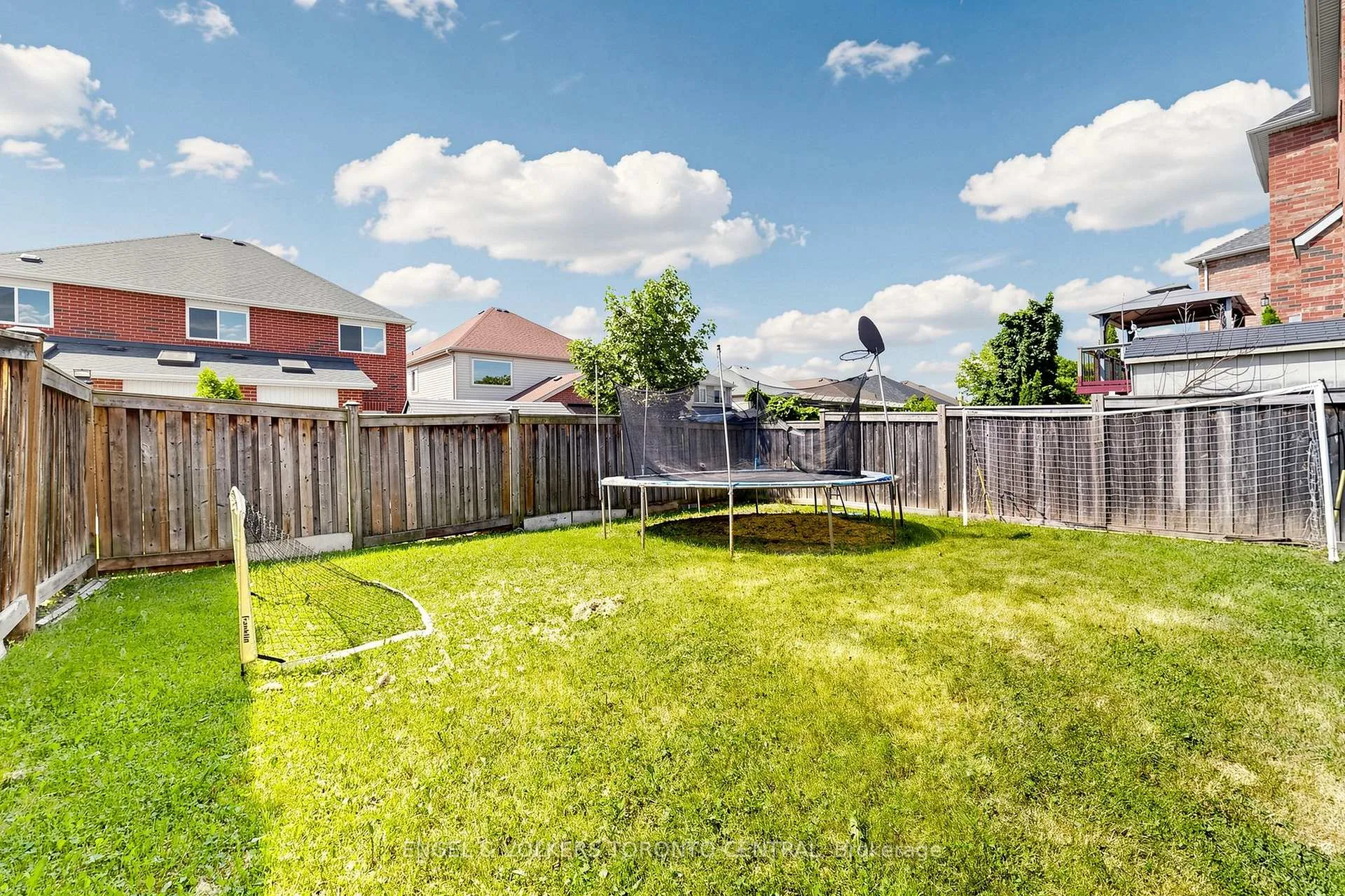 Photo 34 of 1628 Pennel Drive, Oshawa, Taunton — HOMEH