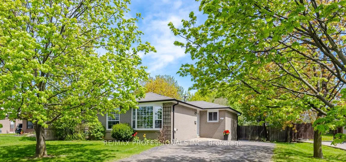 Photo 6 of 5 Flavian Crescent, Brampton, Southgate — HOMEH