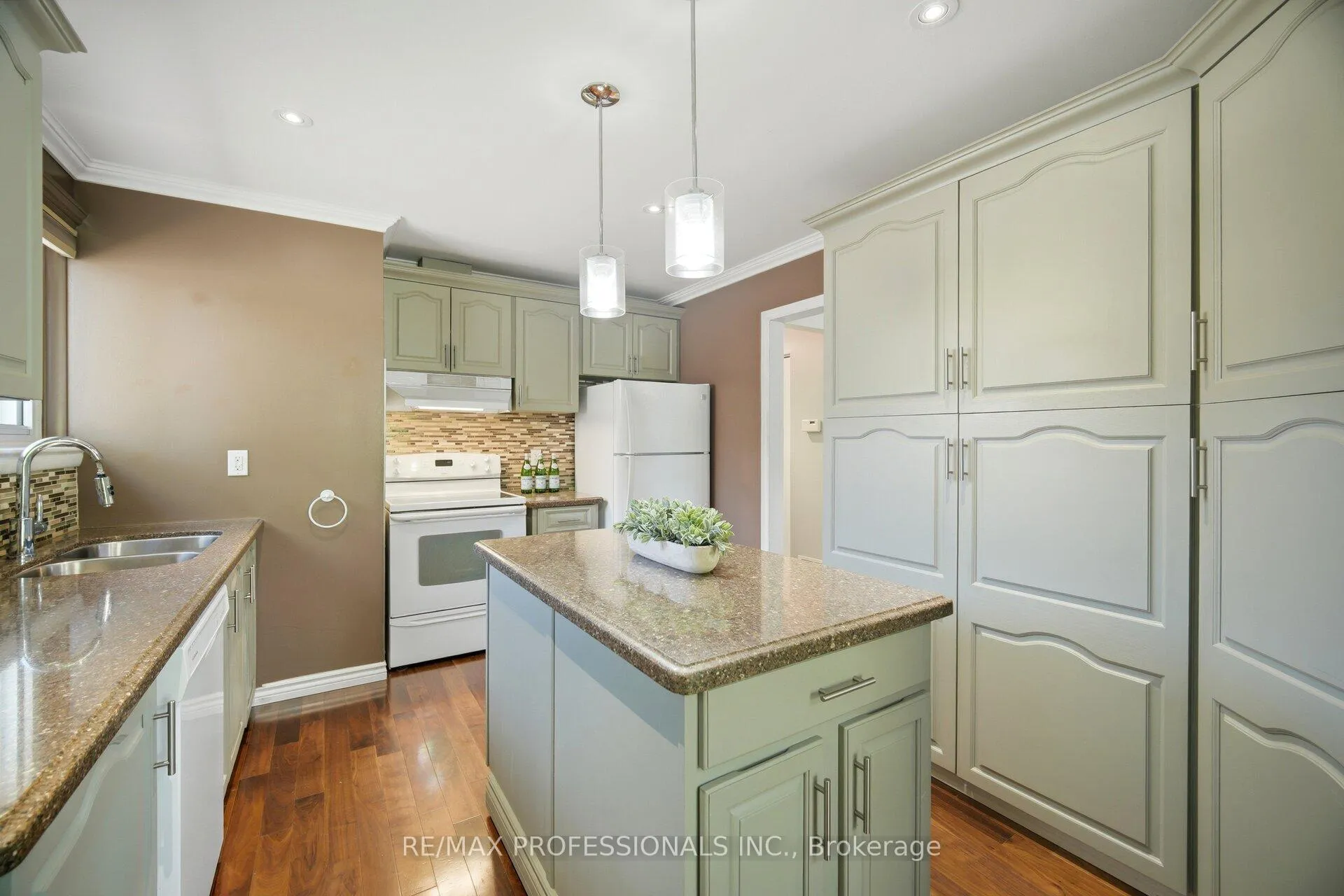 Photo 17 of 5 Flavian Crescent, Brampton, Southgate — HOMEH