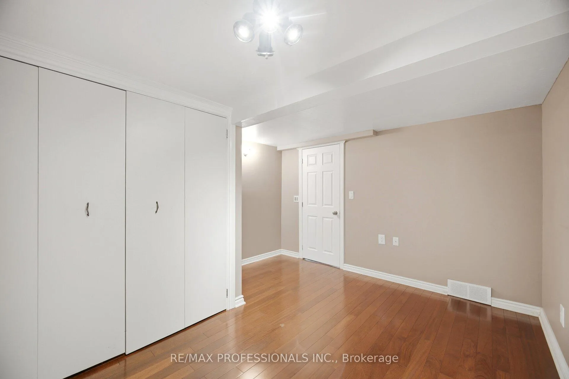 Photo 32 of 5 Flavian Crescent, Brampton, Southgate — HOMEH