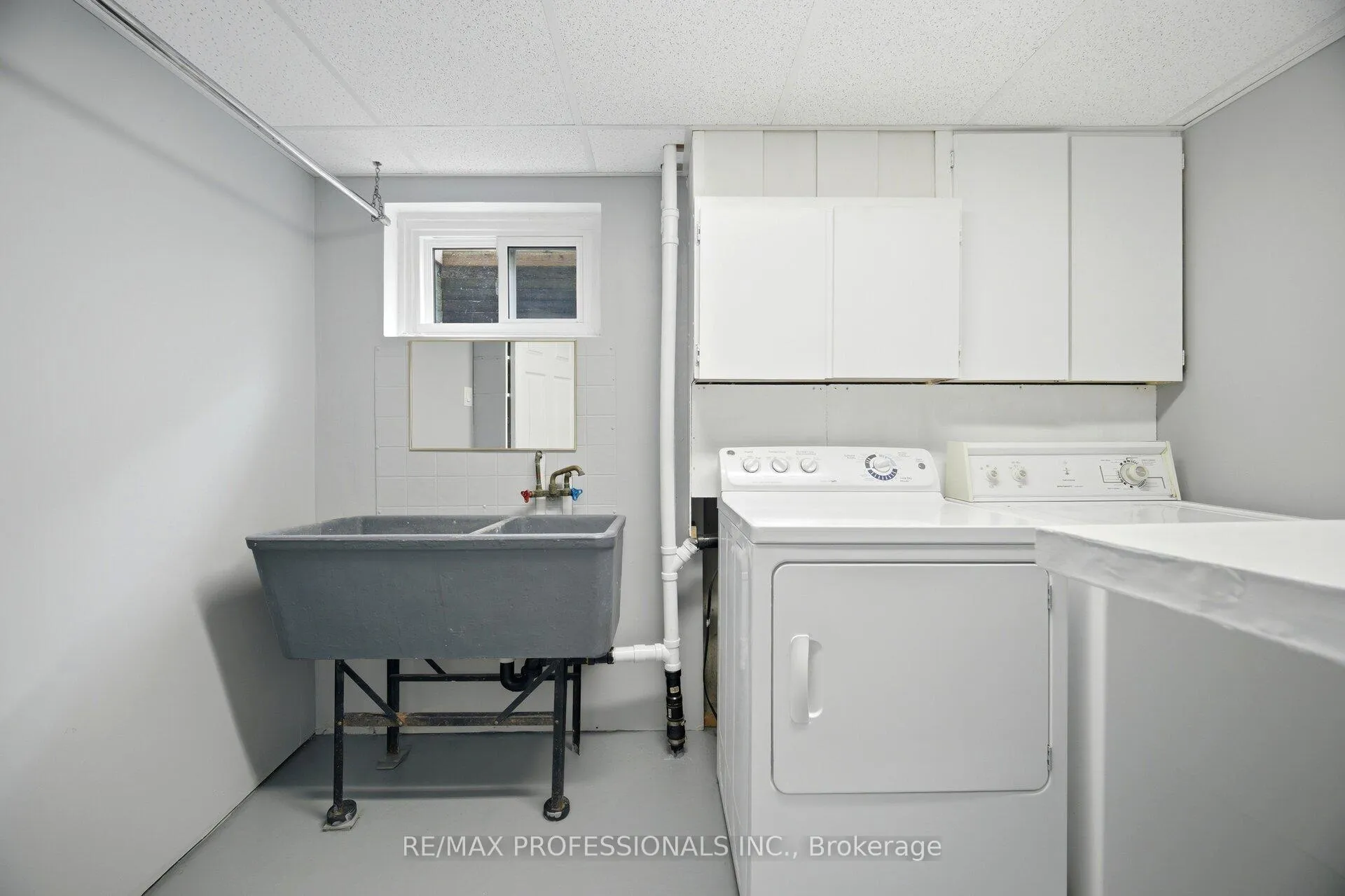 Photo 35 of 5 Flavian Crescent, Brampton, Southgate — HOMEH