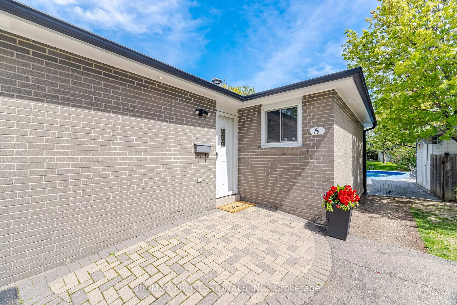 Photo 48 of 5 Flavian Crescent, Brampton, Southgate — HOMEH