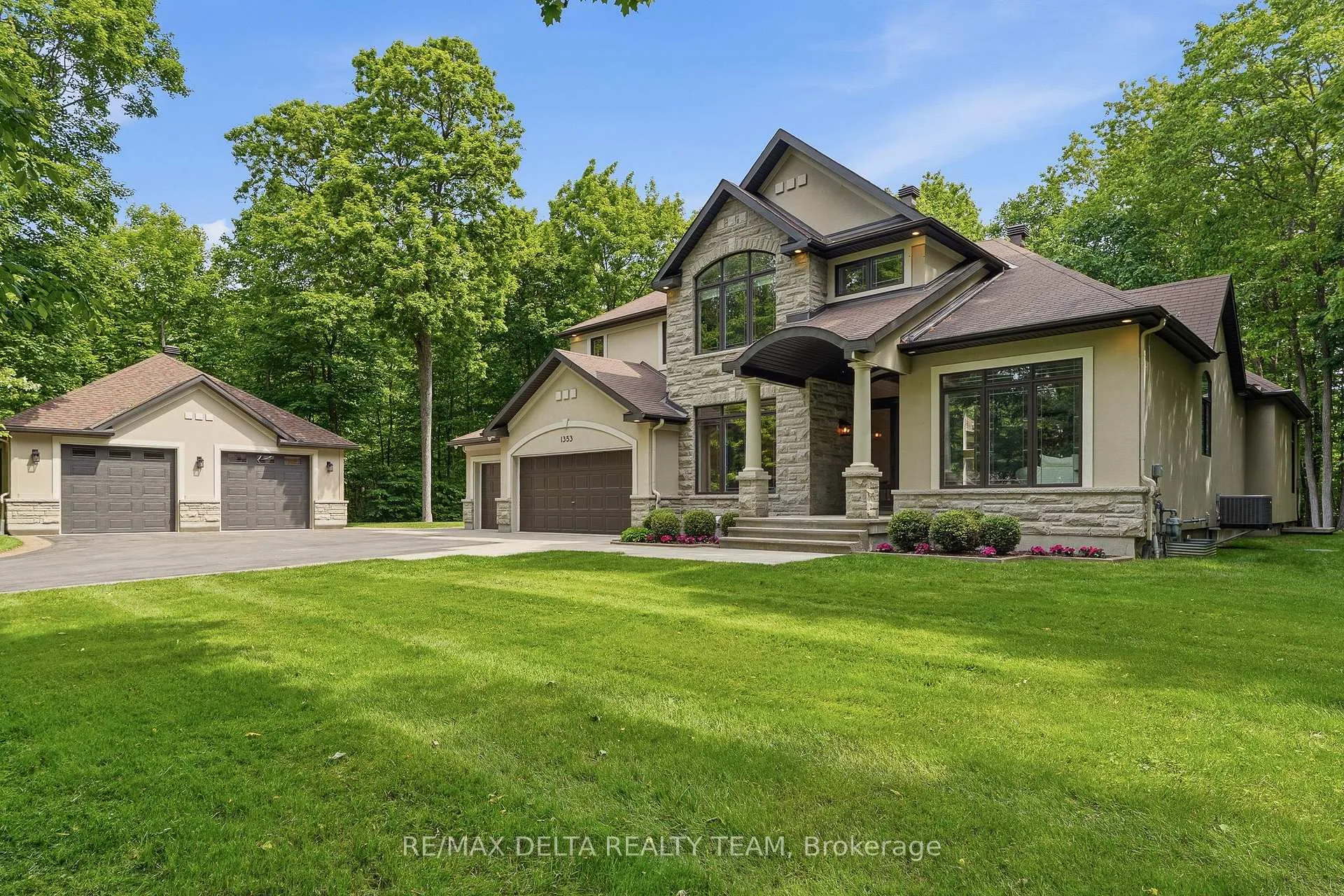 Photo 3 of 1353 Jules Leger Drive, Ottawa, Cumberland Estates — HOMEH