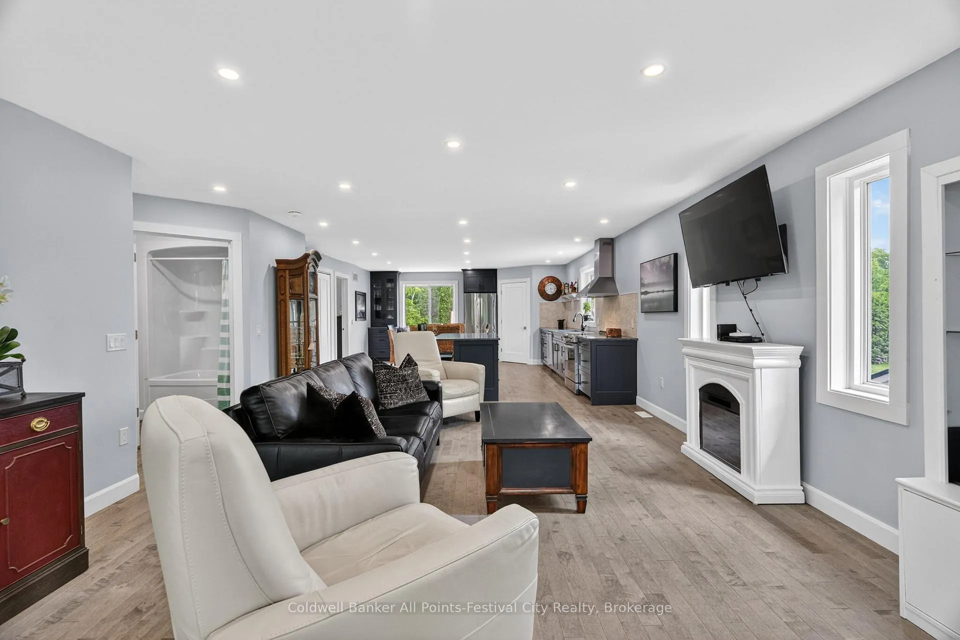 Photo 20 of 30 Bluewater Drive, Central Huron, Goderich — HOMEH