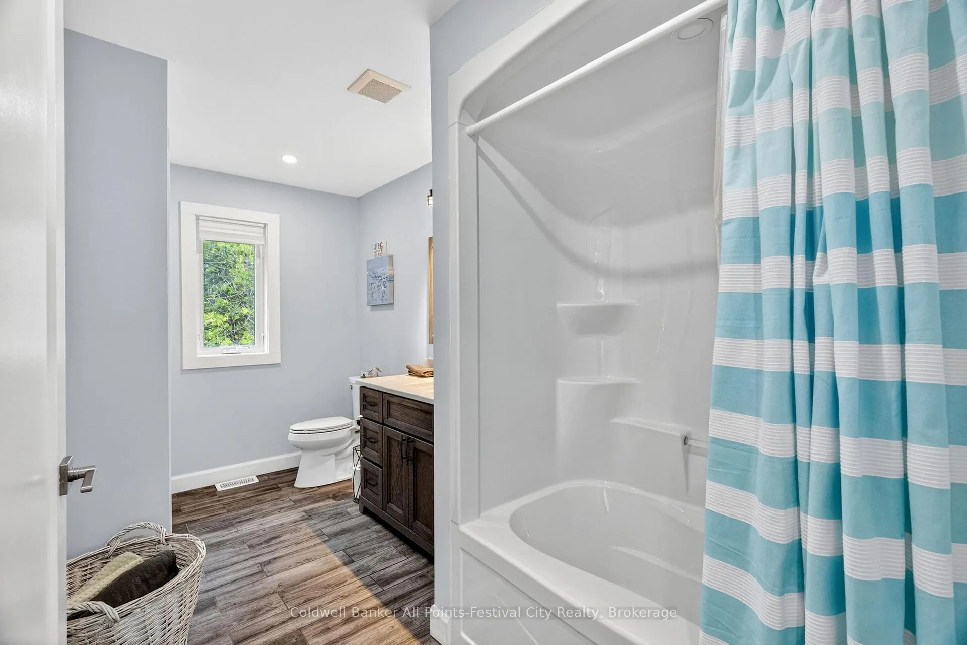 Photo 24 of 30 Bluewater Drive, Central Huron, Goderich — HOMEH