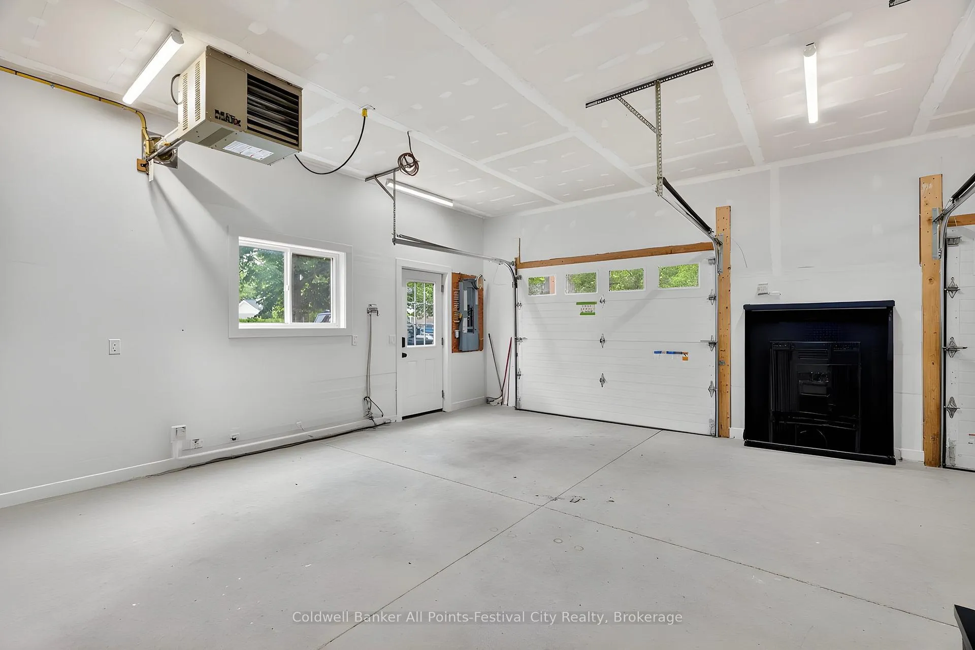 Photo 29 of 30 Bluewater Drive, Central Huron, Goderich — HOMEH