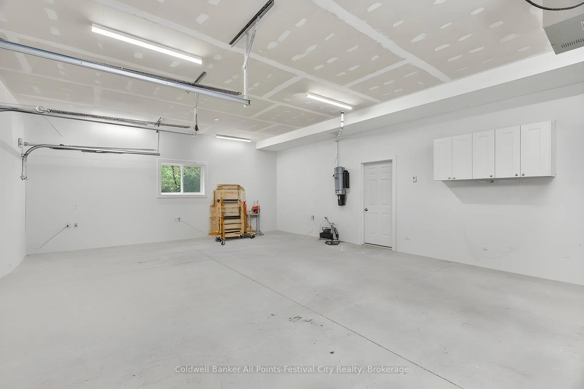 Photo 31 of 30 Bluewater Drive, Central Huron, Goderich — HOMEH