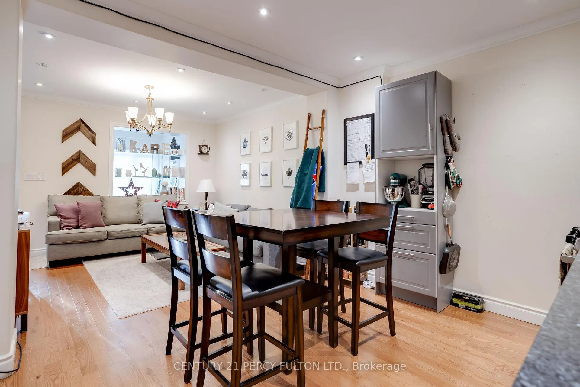 Photo 2 of Unit Main, 209 Coxwell Avenue, Toronto, Greenwood-Coxwell — HOMEH